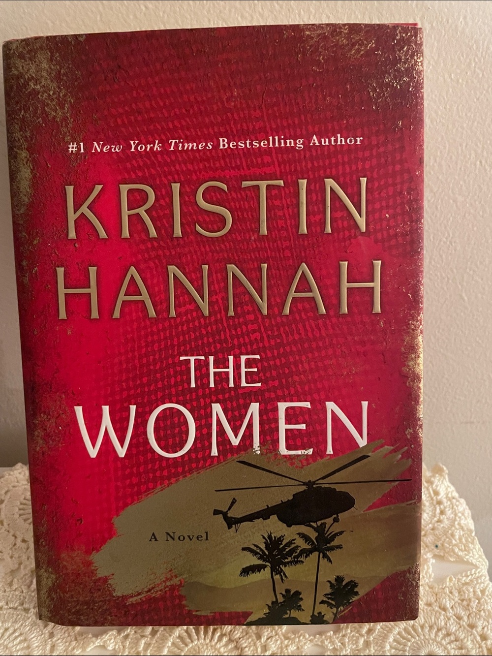 Kristin Hannah — The Women (Red Cover)